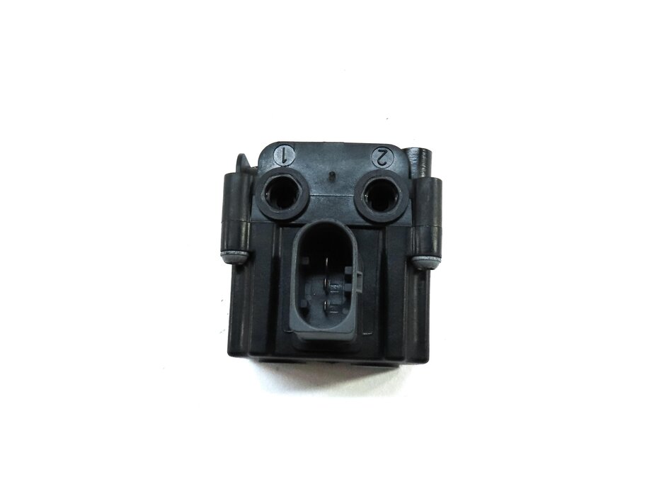 Thumbnail 4: 2013 BMW X5 M X5M ///M (E70) AIR SUSPENSION TRANSFER RELIEF VALVE BLOCK