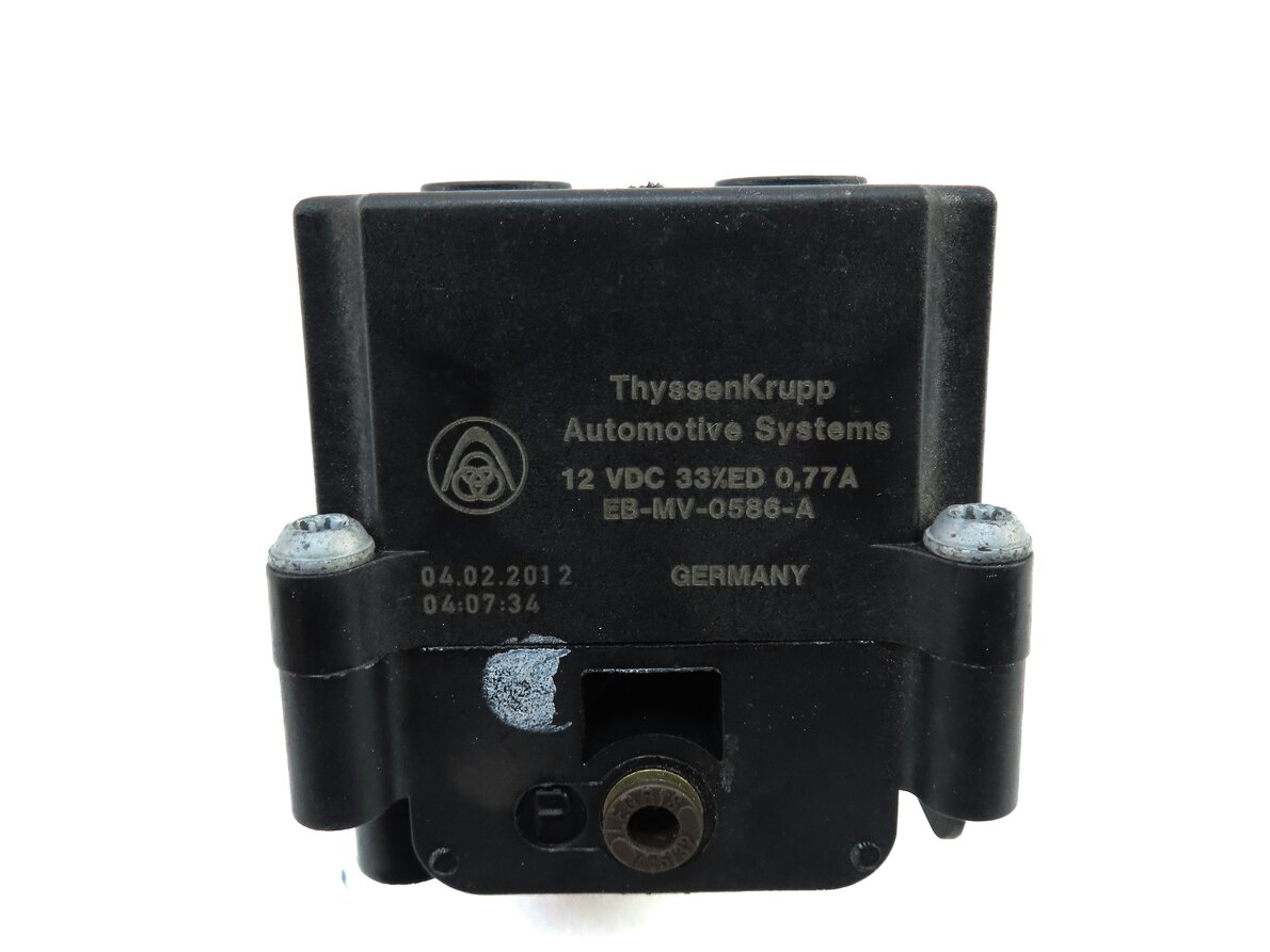 Thumbnail 6: 2013 BMW X5 M X5M ///M (E70) AIR SUSPENSION TRANSFER RELIEF VALVE BLOCK