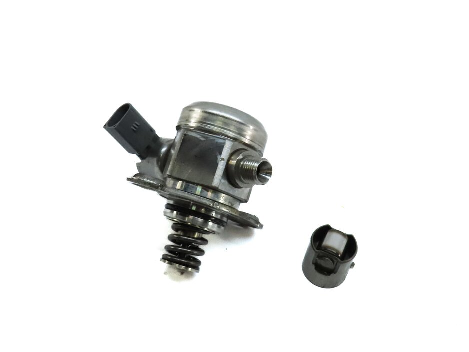 08-14 BMW 5 6 7 X5 X6 F01 F10 E70 E71 4.4L MECHANICAL HIGH PRESSURE FUEL PUMP