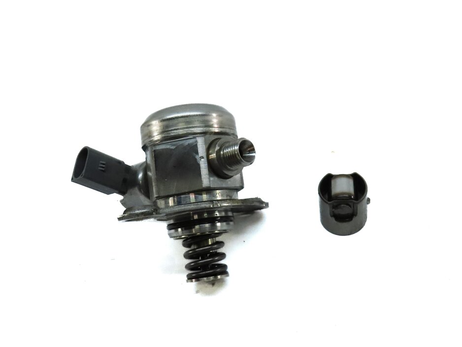 Thumbnail 2: 08-14 BMW 5 6 7 X5 X6 F01 F10 E70 E71 4.4L MECHANICAL HIGH PRESSURE FUEL PUMP