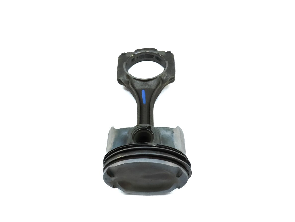 Thumbnail 2: 2013 BMW X5M ///M (E70) 4.4L TURBO S63 ENGINE LEFT PISTON & CONNECTING ROD