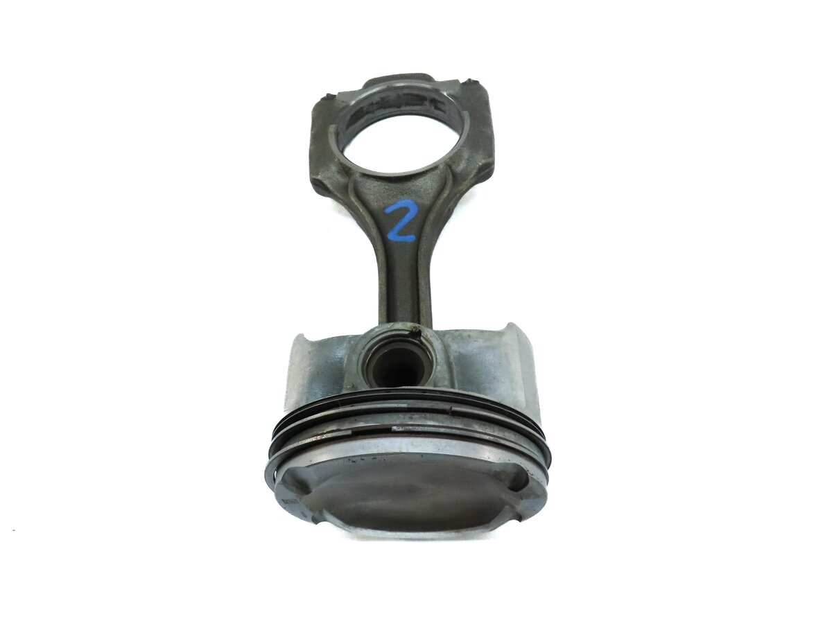 Thumbnail 2: 2013 BMW X5M ///M (E70) 4.4L TURBO S63 ENGINE RIGHT PISTON & CONNECTING ROD