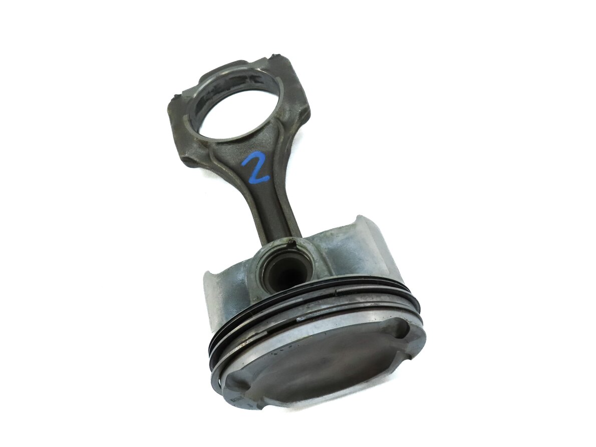 Thumbnail 3: 2013 BMW X5M ///M (E70) 4.4L TURBO S63 ENGINE RIGHT PISTON & CONNECTING ROD