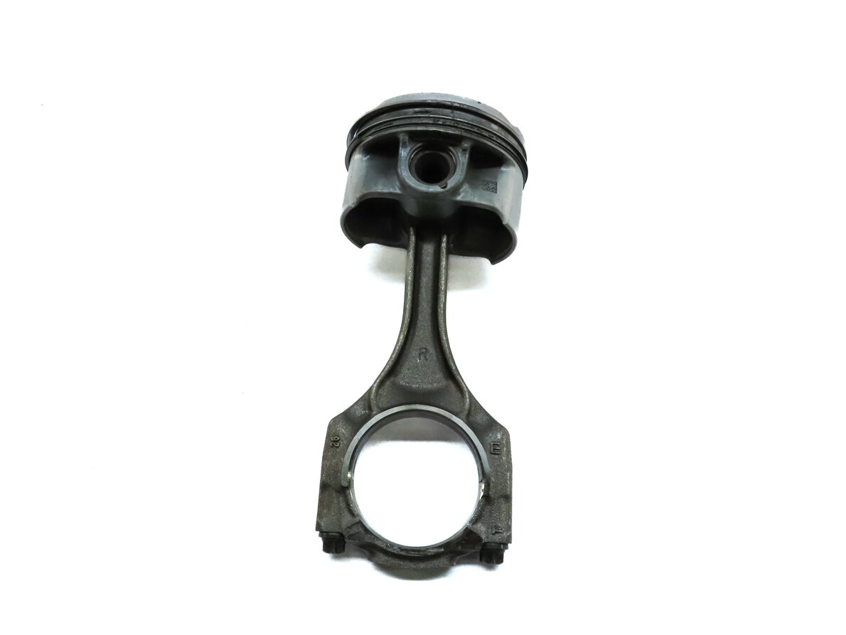 Thumbnail 4: 2013 BMW X5M ///M (E70) 4.4L TURBO S63 ENGINE RIGHT PISTON & CONNECTING ROD