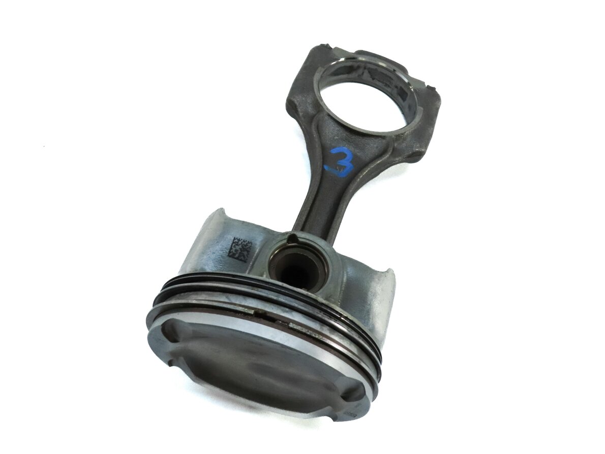 2013 BMW X5M ///M (E70) 4.4L TURBO S63 ENGINE RIGHT PISTON & CONNECTING ROD