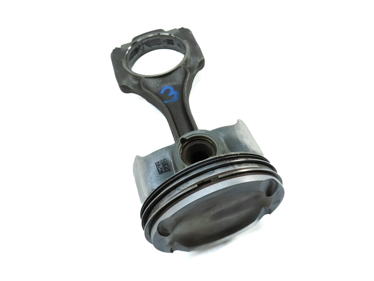 Thumbnail 3: 2013 BMW X5M ///M (E70) 4.4L TURBO S63 ENGINE RIGHT PISTON & CONNECTING ROD