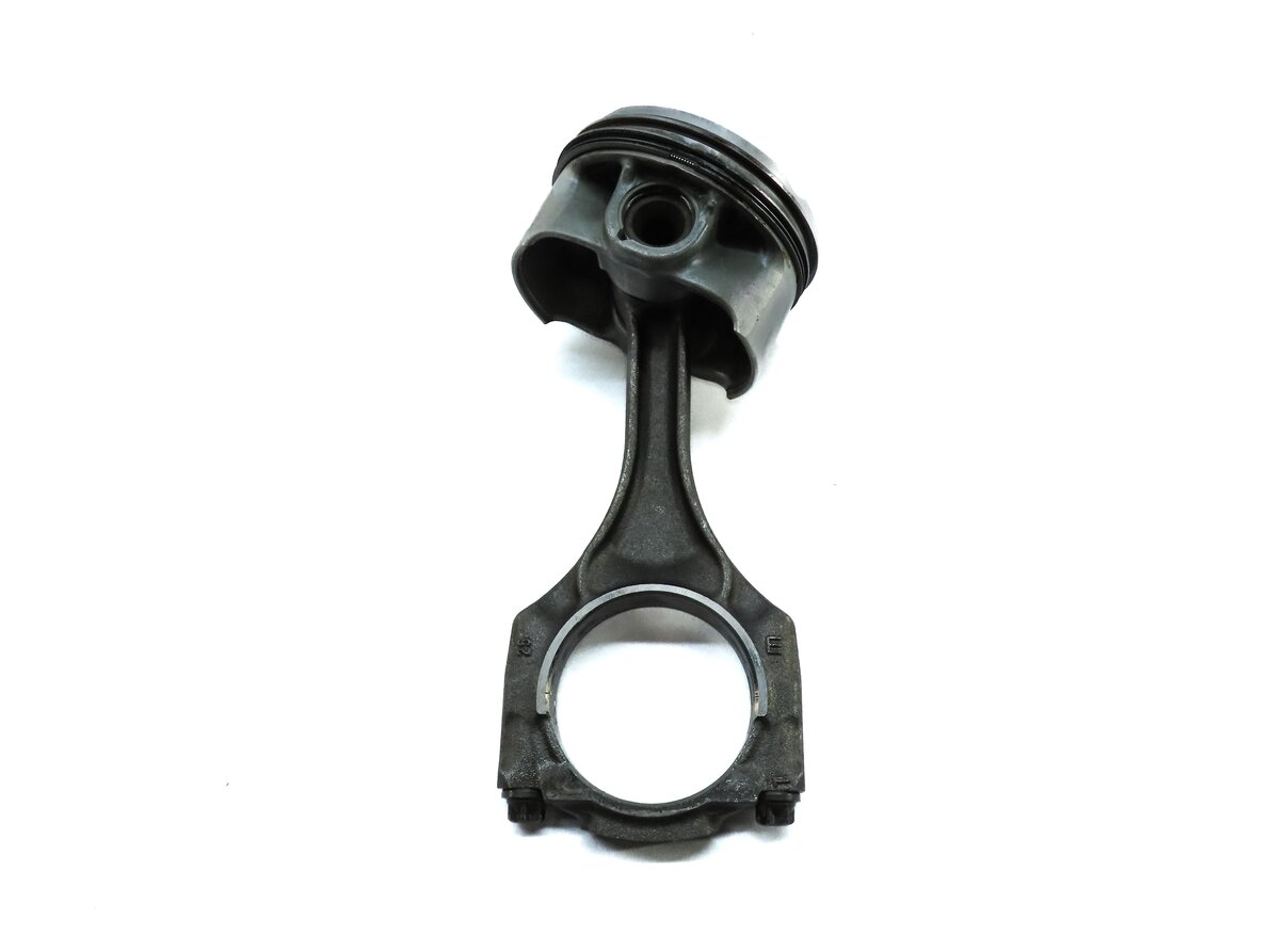 Thumbnail 4: 2013 BMW X5M ///M (E70) 4.4L TURBO S63 ENGINE RIGHT PISTON & CONNECTING ROD