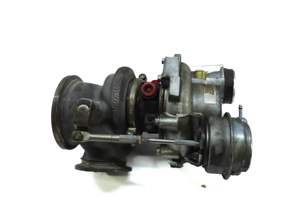 Thumbnail 4: 2010-2014 BMW X5M X6M ///M (E70 E71) 4.4L S63 V8 ENGINE - RIGHT TURBOCHARGER