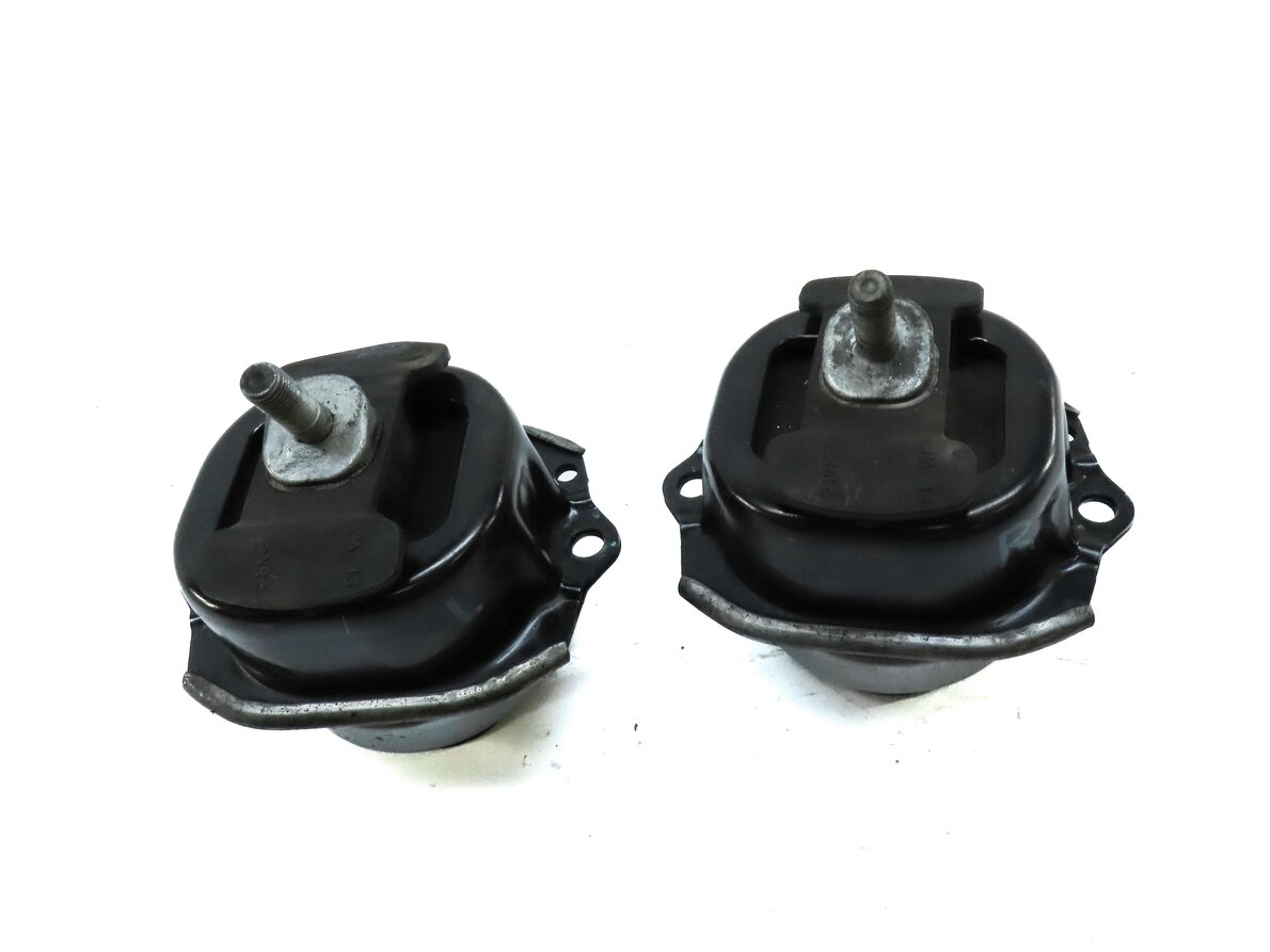 Thumbnail 2: 2013 BMW X5M ///M E70 M SPORT 4.4L TWIN TURBO S63 LEFT & RIGHT ENGINE MOUNT SET2