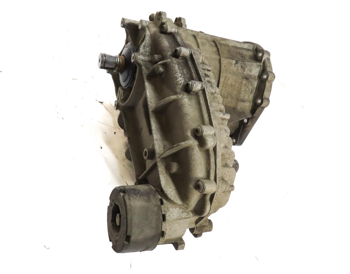 Thumbnail 3: 2011-2018 PORSCHE CAYENNE (958) 3.0L ENGINE FRONT TRANSFER CASE ASSEMBLY