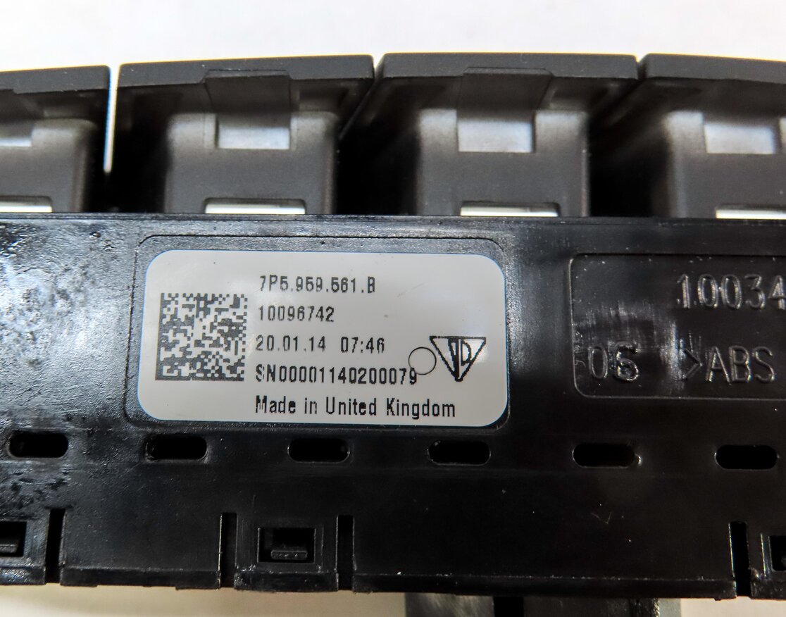 Thumbnail 6: 2014 PORSCHE CAYENNE HYBRID (958) FRONT LEFT DRIVER SEAT MEMORY SWITCH BUTTON