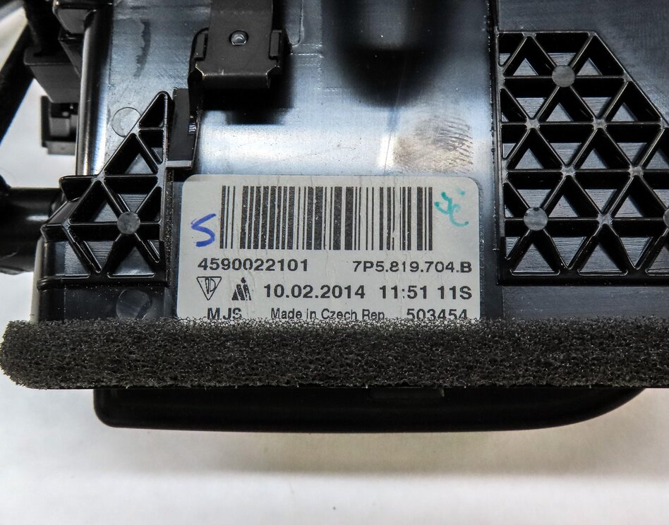 Thumbnail 6: 2014 PORSCHE CAYENNE HYBRID (958) FRONT RIGHT PASSENGER DASH A/C HEATER AIR VENT