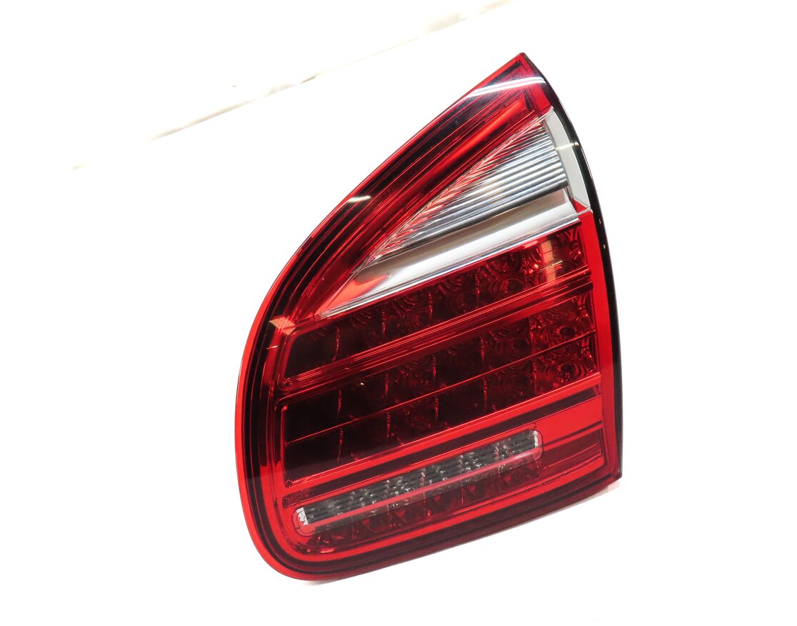 Thumbnail 4: 2011-2014 PORSCHE CAYENNE (958) RIGHT PASSENGER INNER TRUNK TAILLIGHT LIGHT LAMP