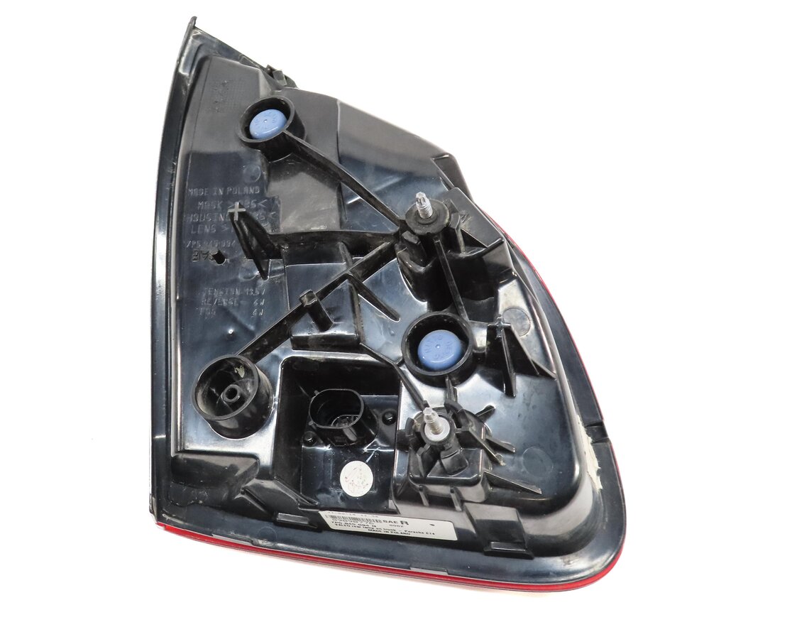 Thumbnail 5: 2011-2014 PORSCHE CAYENNE (958) RIGHT PASSENGER INNER TRUNK TAILLIGHT LIGHT LAMP