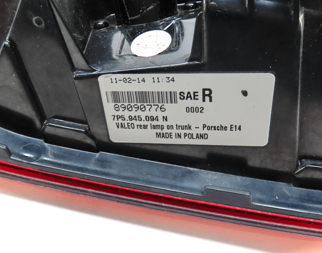 Thumbnail 6: 2011-2014 PORSCHE CAYENNE (958) RIGHT PASSENGER INNER TRUNK TAILLIGHT LIGHT LAMP