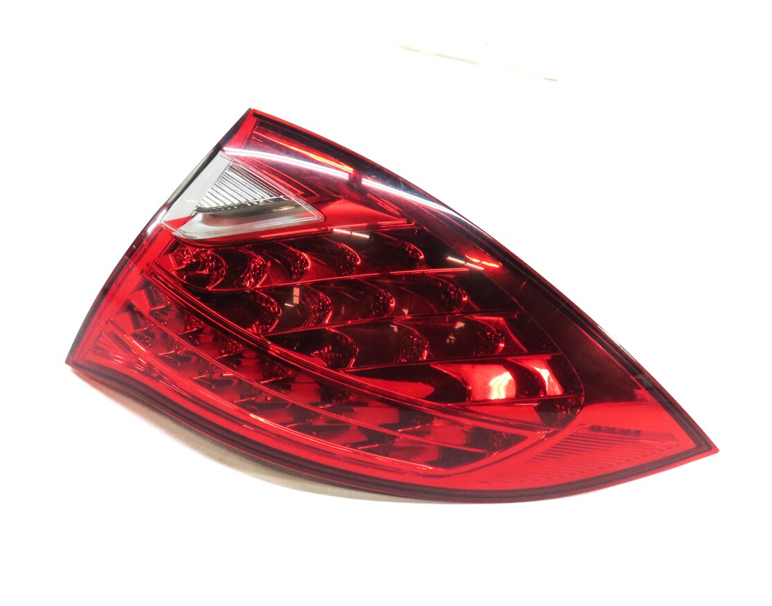 2011-2014 PORSCHE CAYENNE (958) RIGHT PASSENGER OUTER TAILLIGHT BRAKE LIGHT LAMP