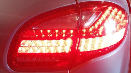 Thumbnail 2: 2011-2014 PORSCHE CAYENNE (958) RIGHT PASSENGER OUTER TAILLIGHT BRAKE LIGHT LAMP