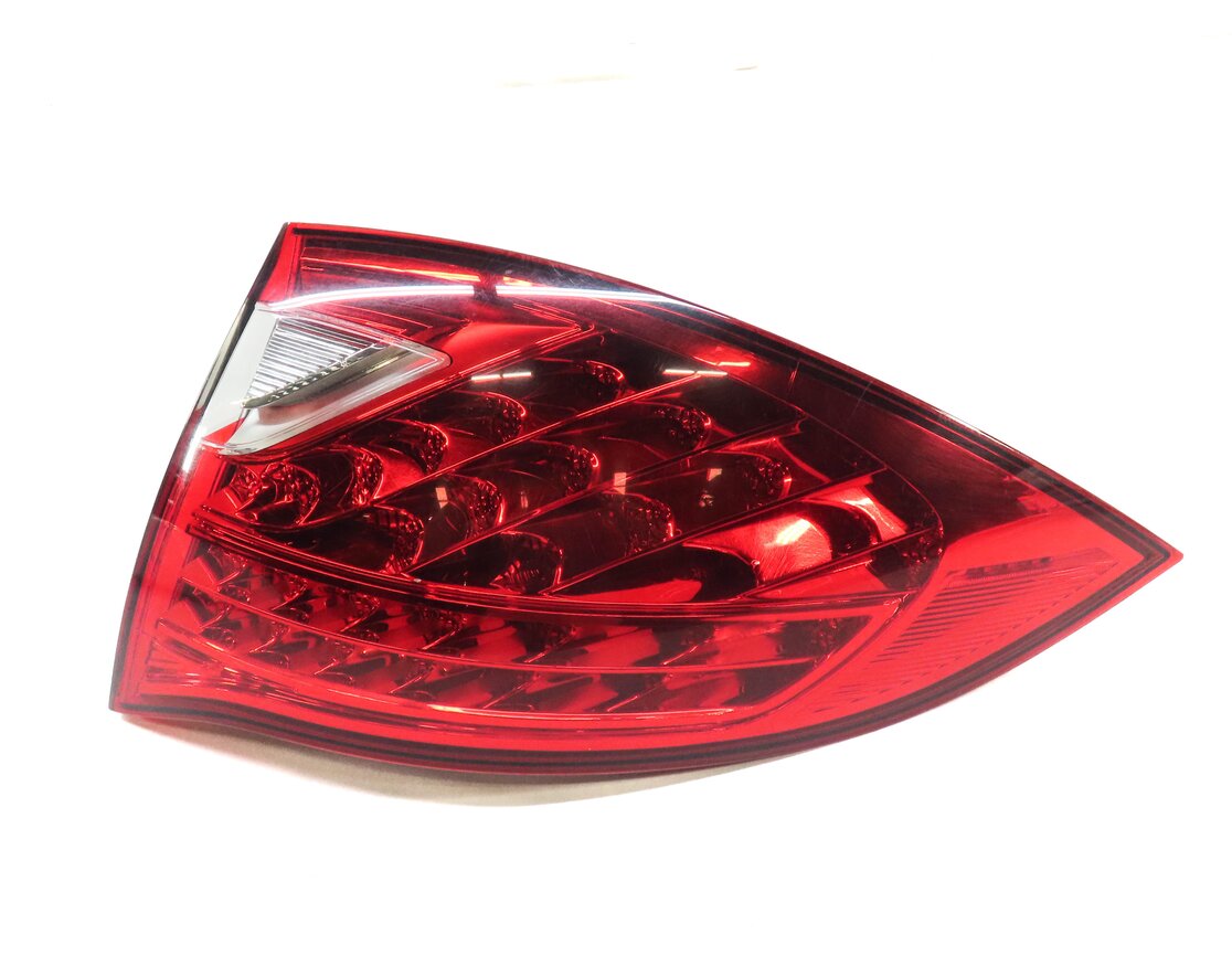 Thumbnail 3: 2011-2014 PORSCHE CAYENNE (958) RIGHT PASSENGER OUTER TAILLIGHT BRAKE LIGHT LAMP