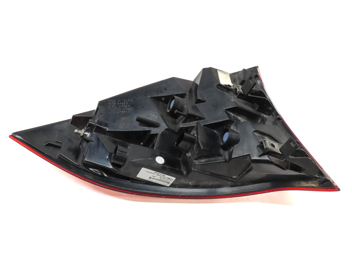 Thumbnail 5: 2011-2014 PORSCHE CAYENNE (958) RIGHT PASSENGER OUTER TAILLIGHT BRAKE LIGHT LAMP