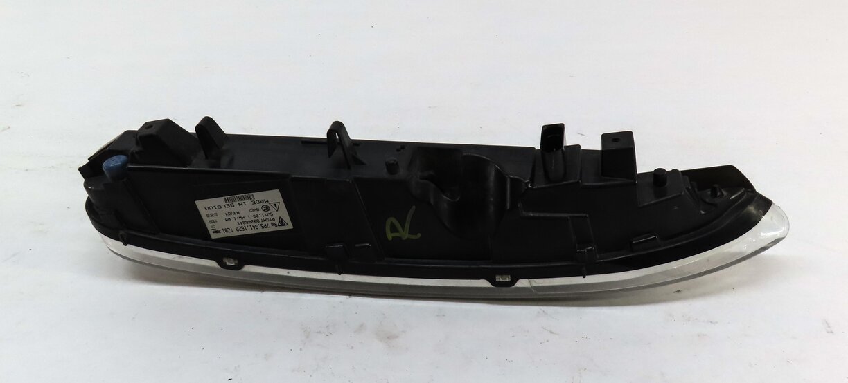 Thumbnail 6: 11-14 PORSCHE CAYENNE (958) RIGHT FRONT DRL DAY TIME RUNNING MARKER LIGHT LAMP