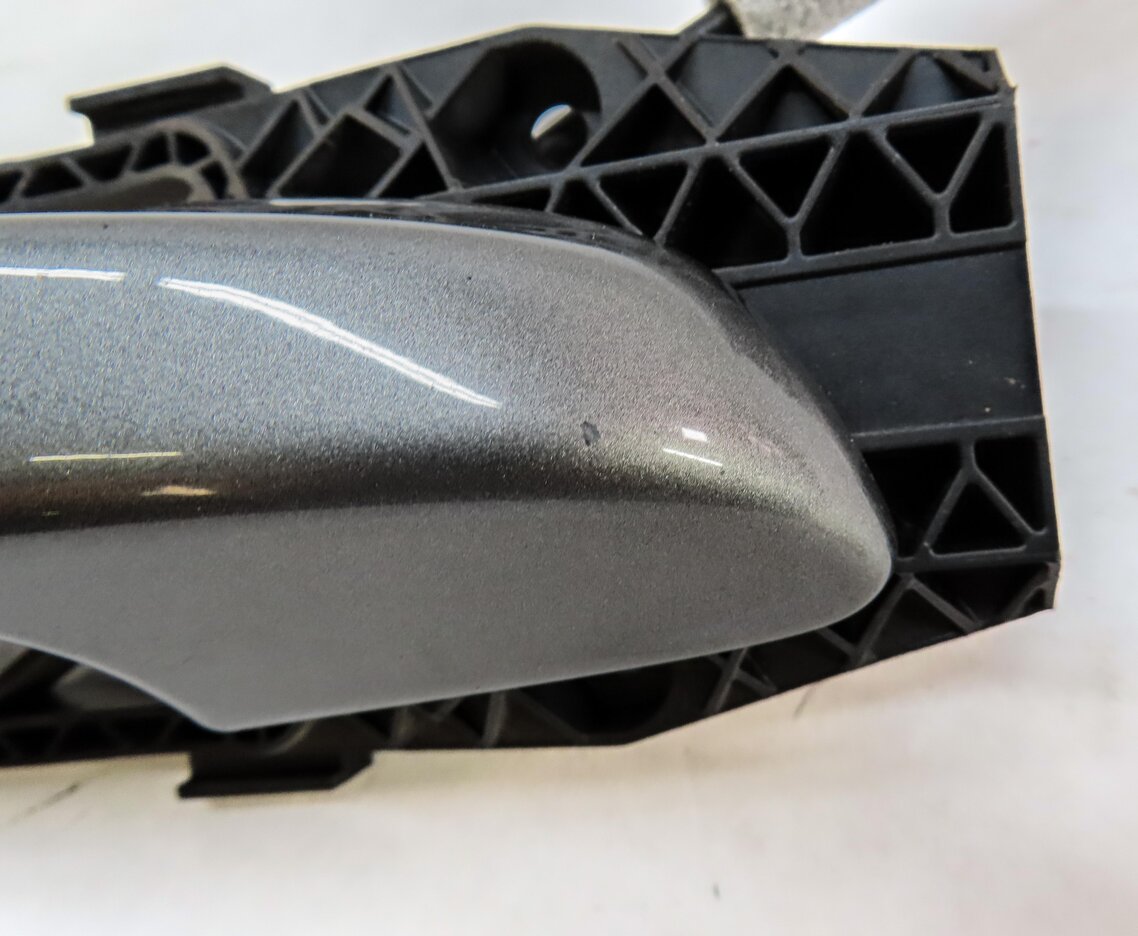 Thumbnail 6: 2011-2018 PORSCHE CAYENNE (958) LEFT FRONT DRIVER EXTERIOR DOOR HANDLE (GREY)