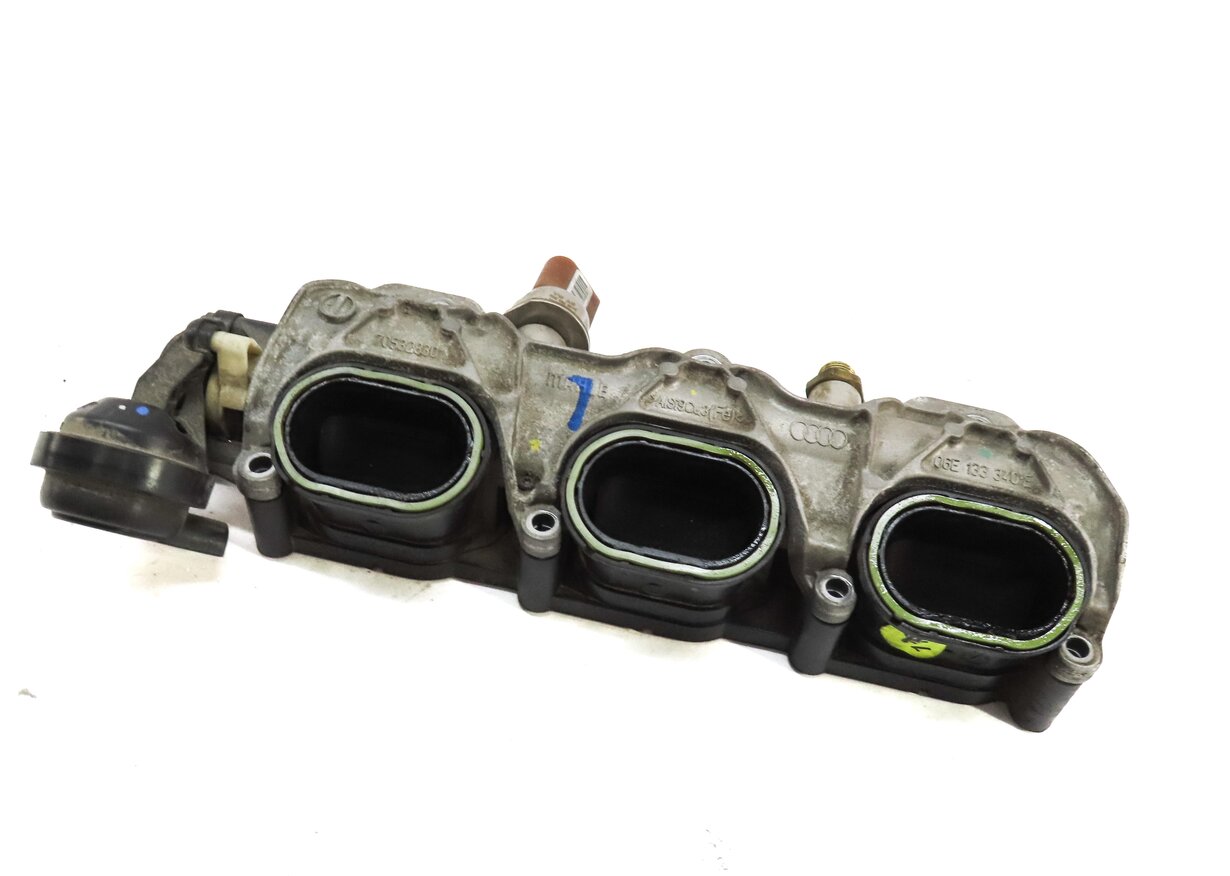 11-18 PORSCHE CAYENNE PANAMERA (958 970 G1) 3.0L - LEFT LOWER INTAKE MANIFOLD