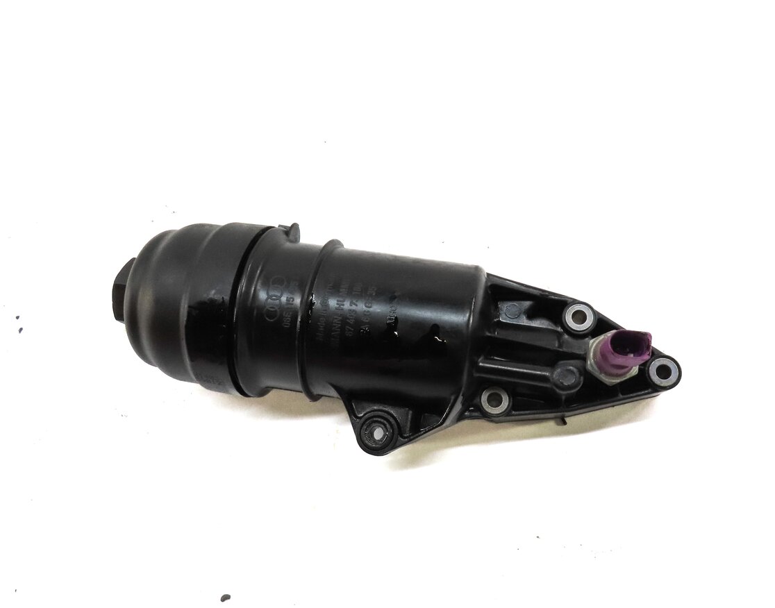 Thumbnail 4: 2014 PORSCHE CAYENNE 958 3.0L HYBRID M06.EC ENGINE OIL FILTER HOUSING 06E115405