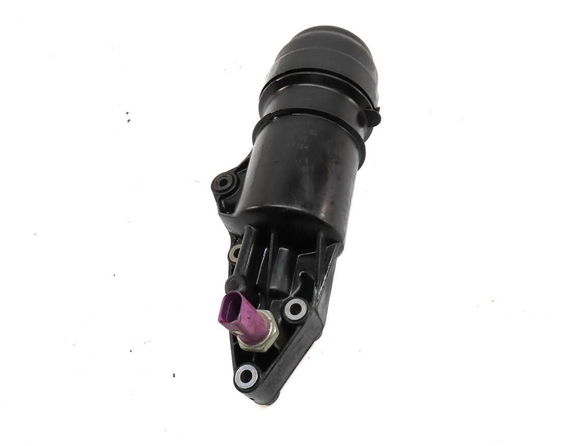 Thumbnail 5: 2014 PORSCHE CAYENNE 958 3.0L HYBRID M06.EC ENGINE OIL FILTER HOUSING 06E115405