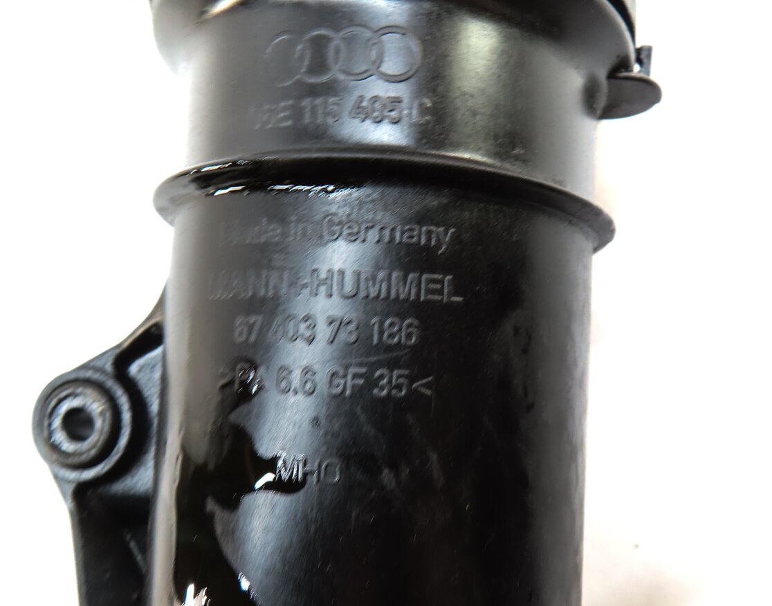 Thumbnail 7: 2014 PORSCHE CAYENNE 958 3.0L HYBRID M06.EC ENGINE OIL FILTER HOUSING 06E115405