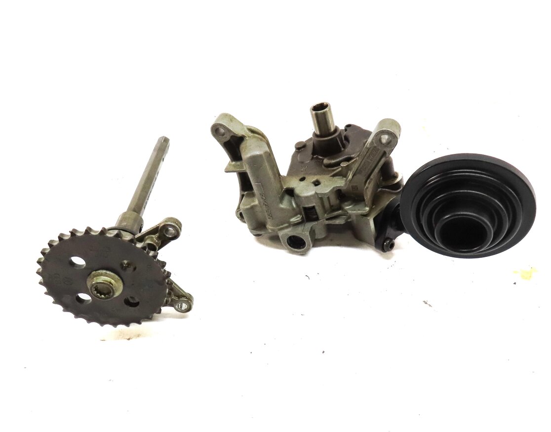 Thumbnail 2: 2014 PORSCHE CAYENNE (958) 3.0L HYBRID M06.EC ENGINE OIL PUMP 06E109361F