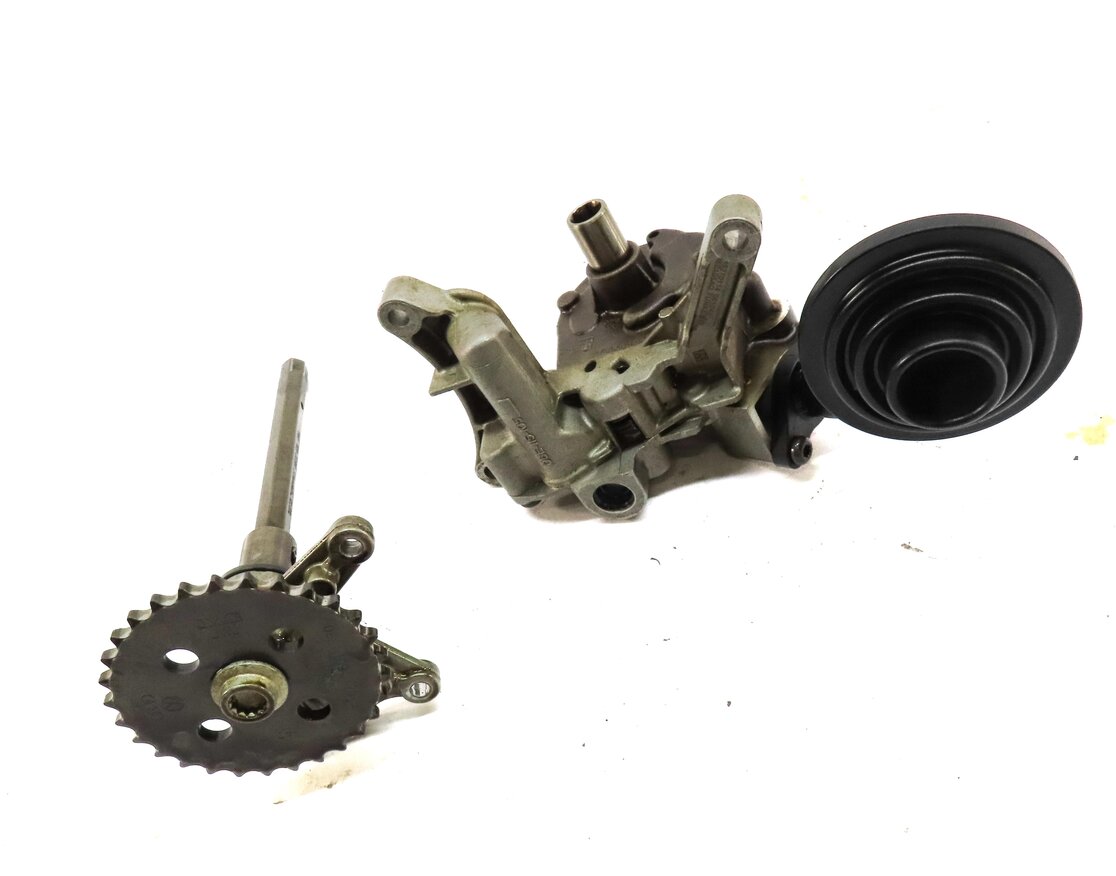 Thumbnail 3: 2014 PORSCHE CAYENNE (958) 3.0L HYBRID M06.EC ENGINE OIL PUMP 06E109361F
