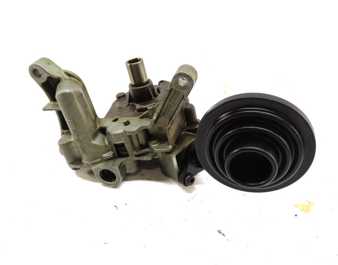 Thumbnail 7: 2014 PORSCHE CAYENNE (958) 3.0L HYBRID M06.EC ENGINE OIL PUMP 06E109361F