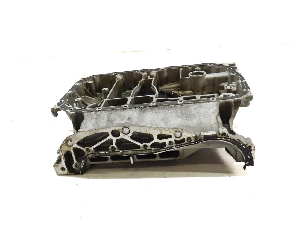 Thumbnail 5: 2014 PORSCHE CAYENNE (958) 3.0L HYBRID M06.EC UPPER ENGINE OIL PAN 06E103603