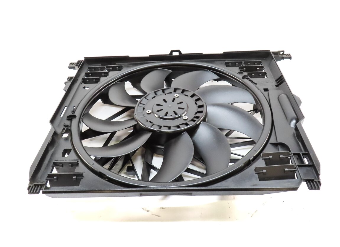 Thumbnail 2: 10-18 BMW 550i 550iGT 650i 750i (F01 F06 F10) 850w RADIATOR COOLING FAN & SHROUD