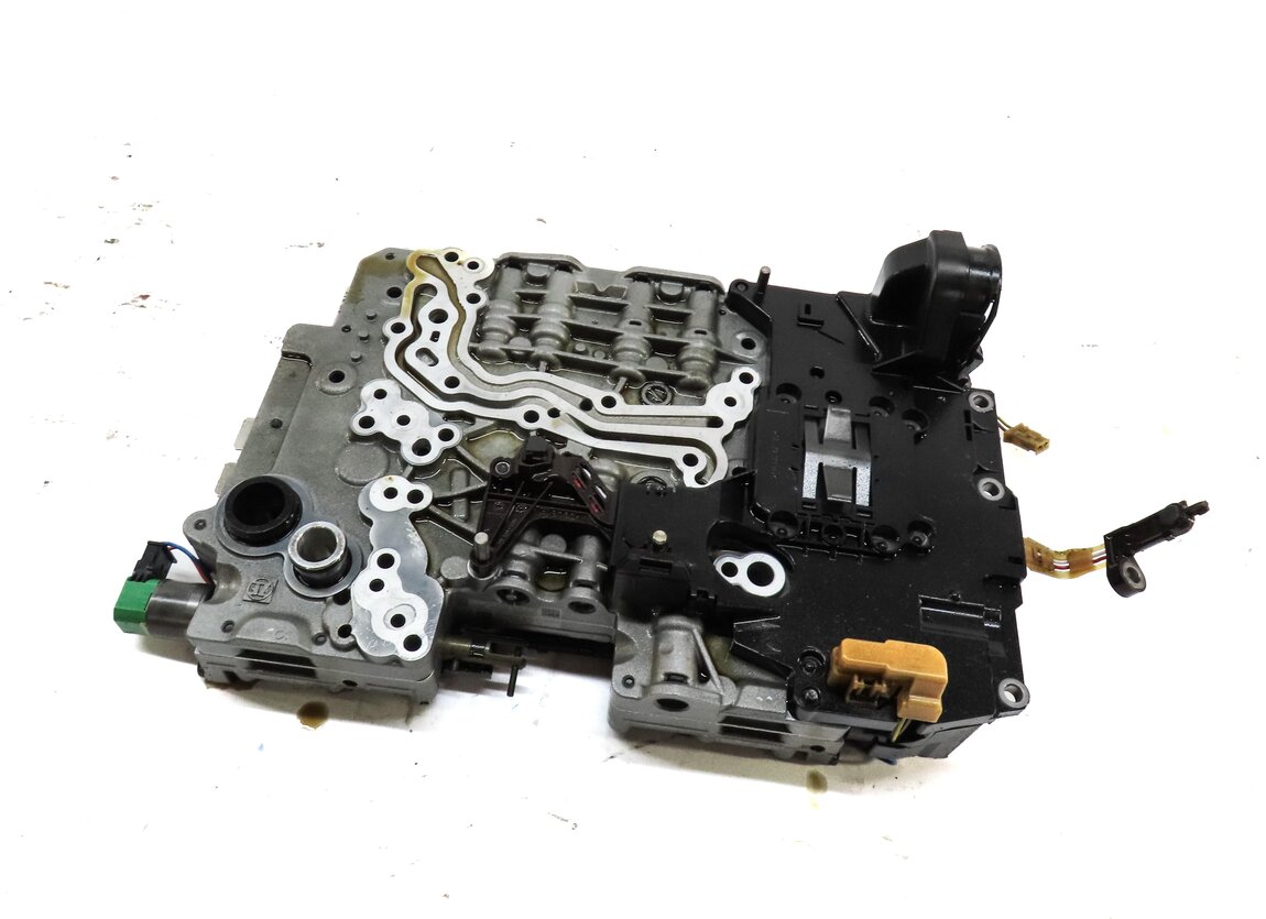 13-19 BMW 550i 550iGT 650i 750i (F01 F02 F10) RWD 8HP70 TRANSMISSION VALVE BODY
