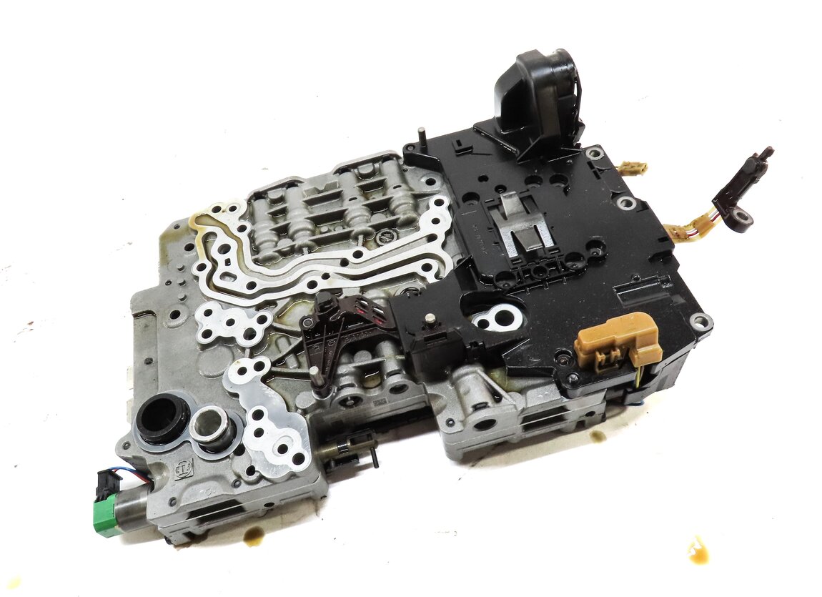 Thumbnail 3: 13-19 BMW 550i 550iGT 650i 750i (F01 F02 F10) RWD 8HP70 TRANSMISSION VALVE BODY