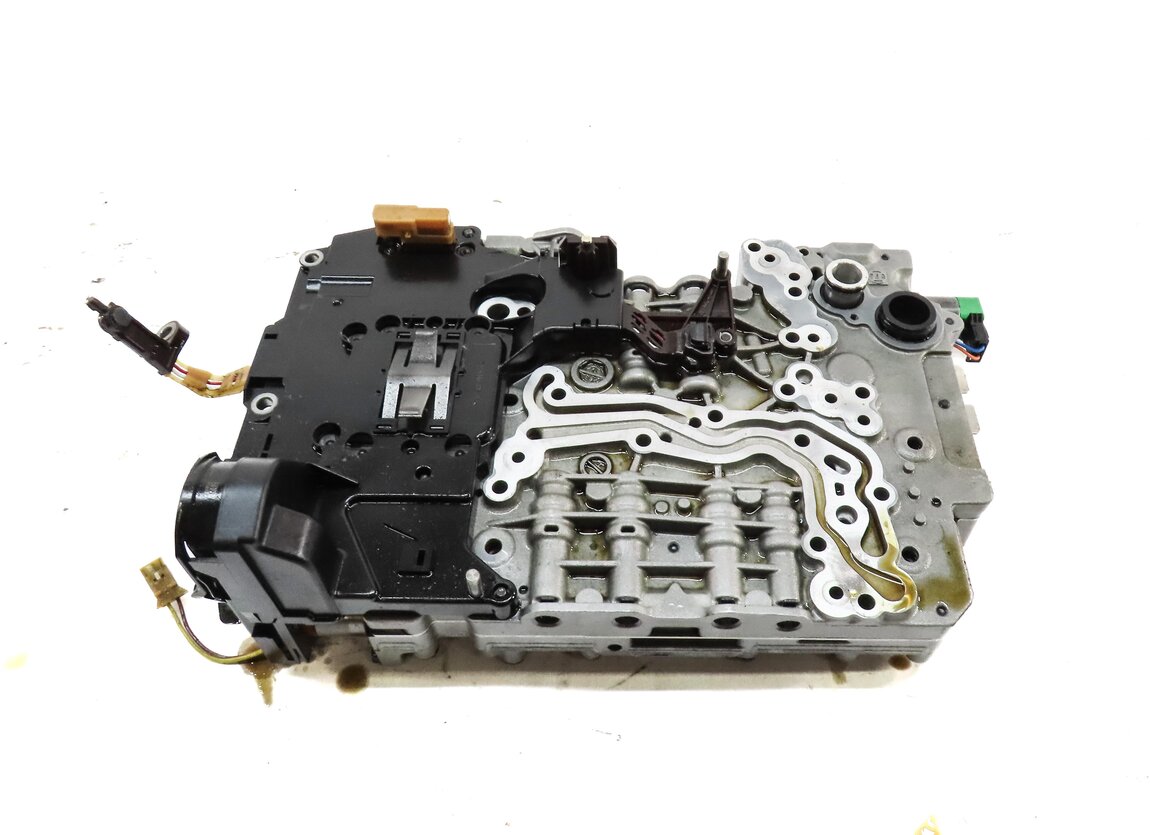 Thumbnail 4: 13-19 BMW 550i 550iGT 650i 750i (F01 F02 F10) RWD 8HP70 TRANSMISSION VALVE BODY
