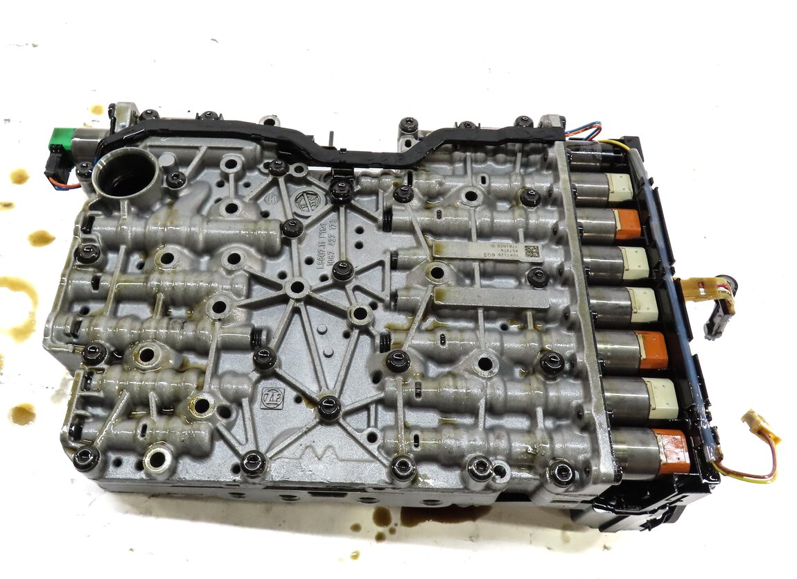 Thumbnail 6: 13-19 BMW 550i 550iGT 650i 750i (F01 F02 F10) RWD 8HP70 TRANSMISSION VALVE BODY