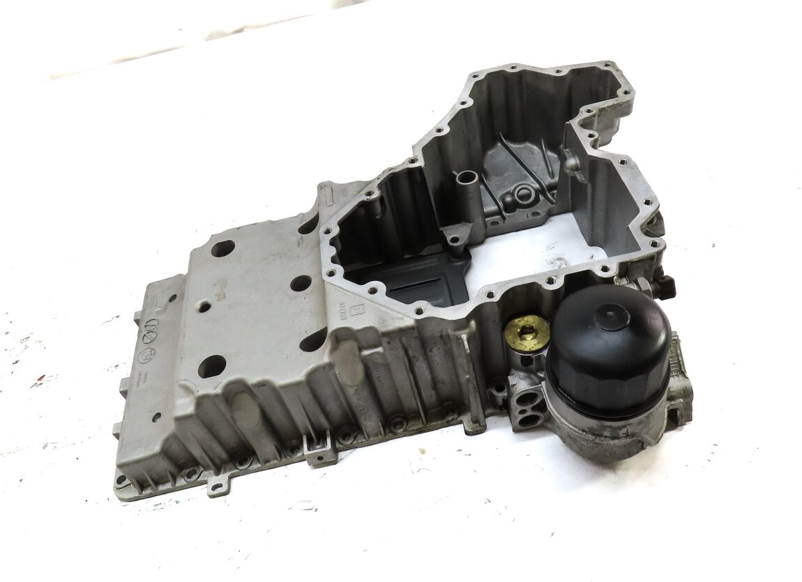 Thumbnail 3: 09-19 BMW 550i 550iGT 650i 750i (F01 F07 F10 F12) RWD - 4.4L N63 UPPER OIL PAN
