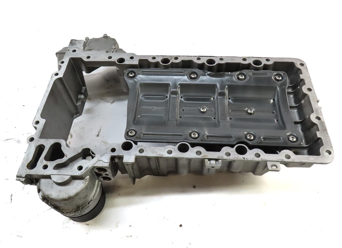 Thumbnail 6: 09-19 BMW 550i 550iGT 650i 750i (F01 F07 F10 F12) RWD - 4.4L N63 UPPER OIL PAN