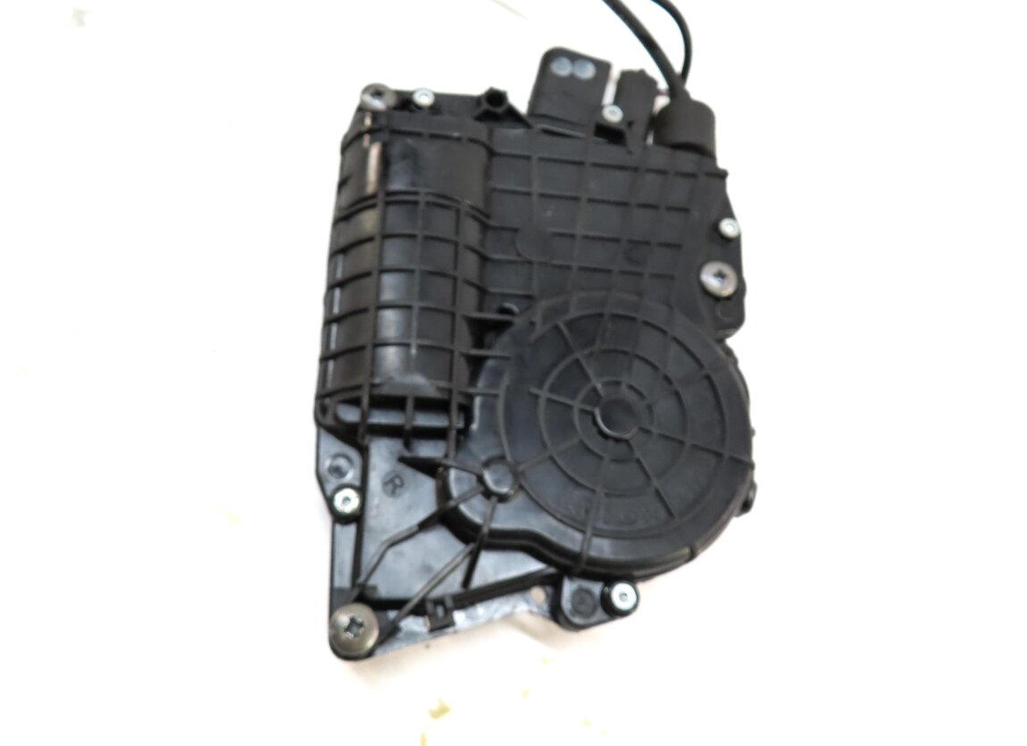 Thumbnail 4: 2011-2015 BMW 740i 750i 760i B7 (F01) LEFT REAR (SOFT CLOSE) DOOR LATCH ACTUATOR