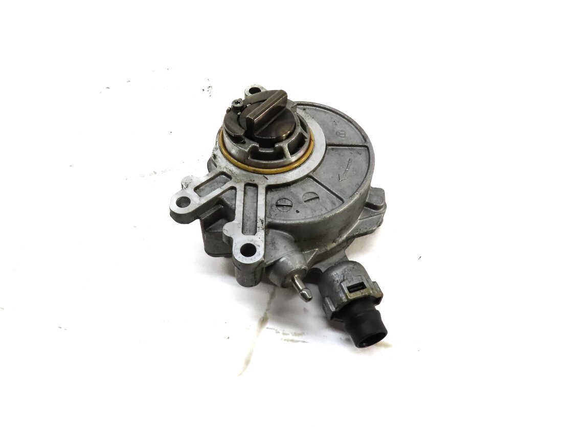Thumbnail 2: 10-17 BMW 5 7 M5 X6 X6 X5M X6M (F01 F10 F15 F16 F85 F86) 4.4L BRAKE VACUUM PUMP