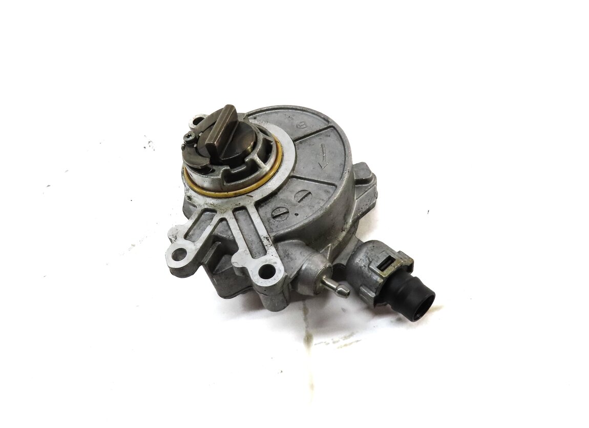 Thumbnail 3: 10-17 BMW 5 7 M5 X6 X6 X5M X6M (F01 F10 F15 F16 F85 F86) 4.4L BRAKE VACUUM PUMP