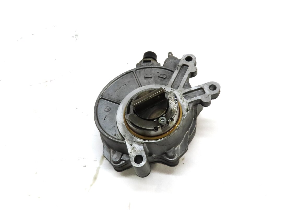 Thumbnail 4: 10-17 BMW 5 7 M5 X6 X6 X5M X6M (F01 F10 F15 F16 F85 F86) 4.4L BRAKE VACUUM PUMP