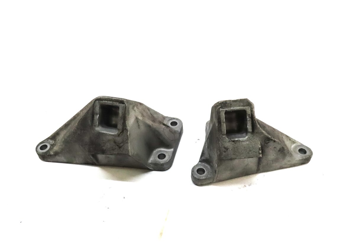 Thumbnail 4: 2013 BMW 750i (F01) 4.4L TURBO N63 LEFT & RIGHT ENGINE MOTOR MOUNT BRACKET SET2
