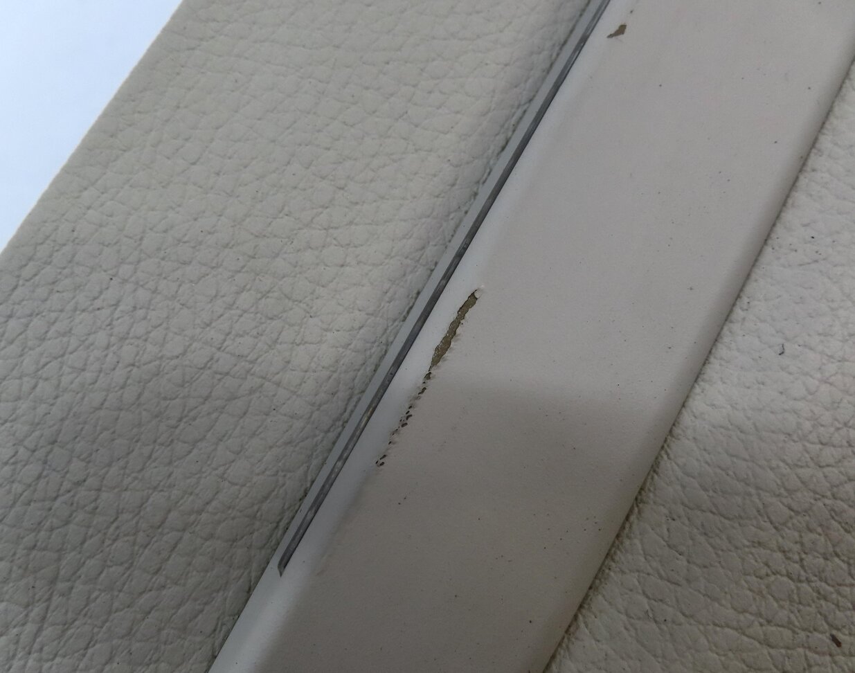Thumbnail 10: 2013 BMW 750i F01 FRONT LEFT DRIVER UPPER SEAT BACK TRIM PIECE w/ LIGHT (BEIGE)