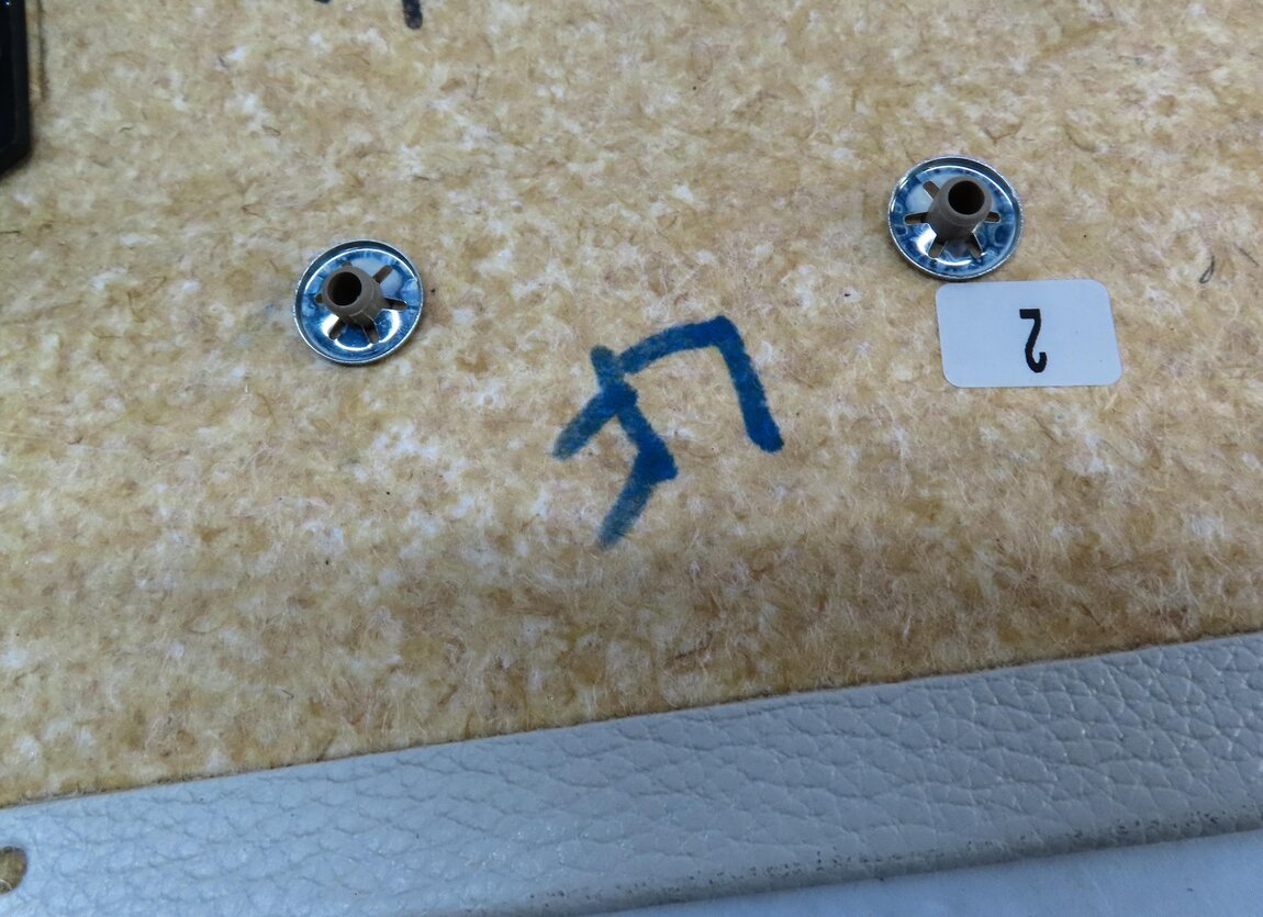 Thumbnail 7: 2013 BMW 750i F01 FRONT LEFT DRIVER UPPER SEAT BACK TRIM PIECE w/ LIGHT (BEIGE)
