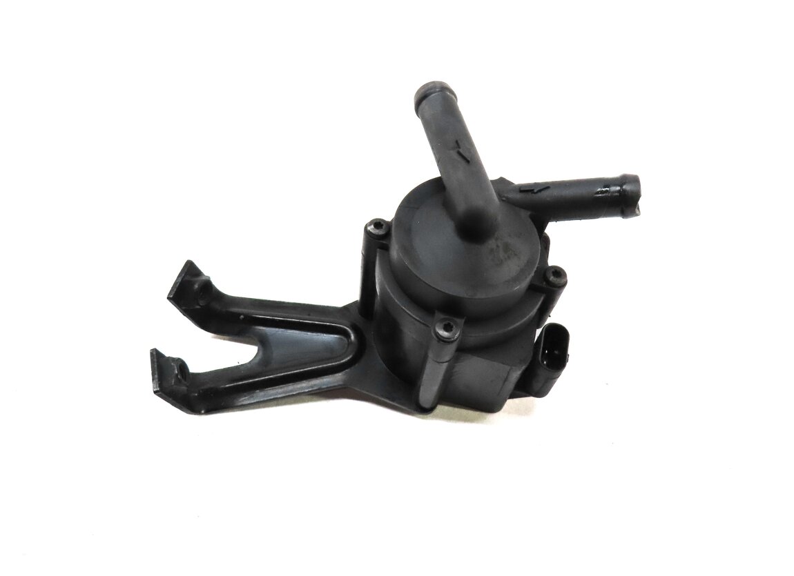 Thumbnail 4: 2013 BMW 750i (F01) 4.4L TURBO N63 ENGINE AUXILIARY ELECTRIC WATER PUMP 7629916