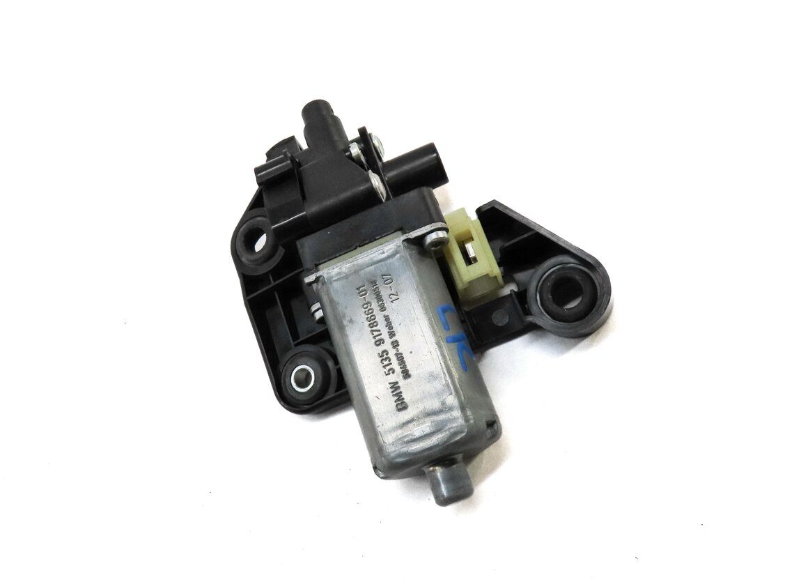 Thumbnail 3: 2013 BMW 750i (F01) REAR LEFT DOOR SUNSHADE SUN SHADE BLIND ADJUST MOTOR 9178669