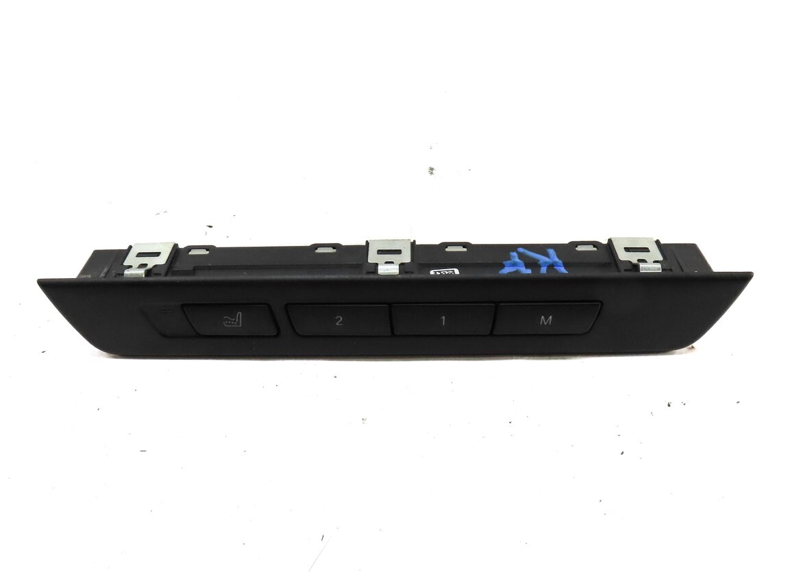 Thumbnail 2: 2013 BMW 750i (F01) FRONT RIGHT PASSENGER SEAT MEMORY MASSAGE CONTROL SWITCH